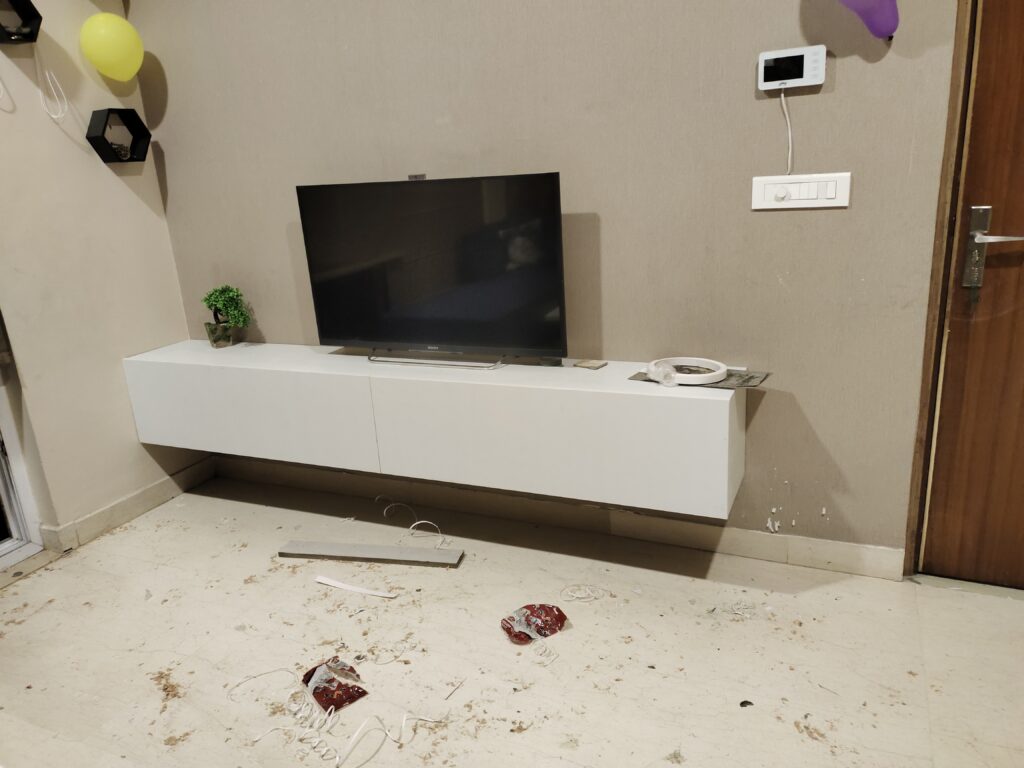 Tv unit size 6feet 1foot